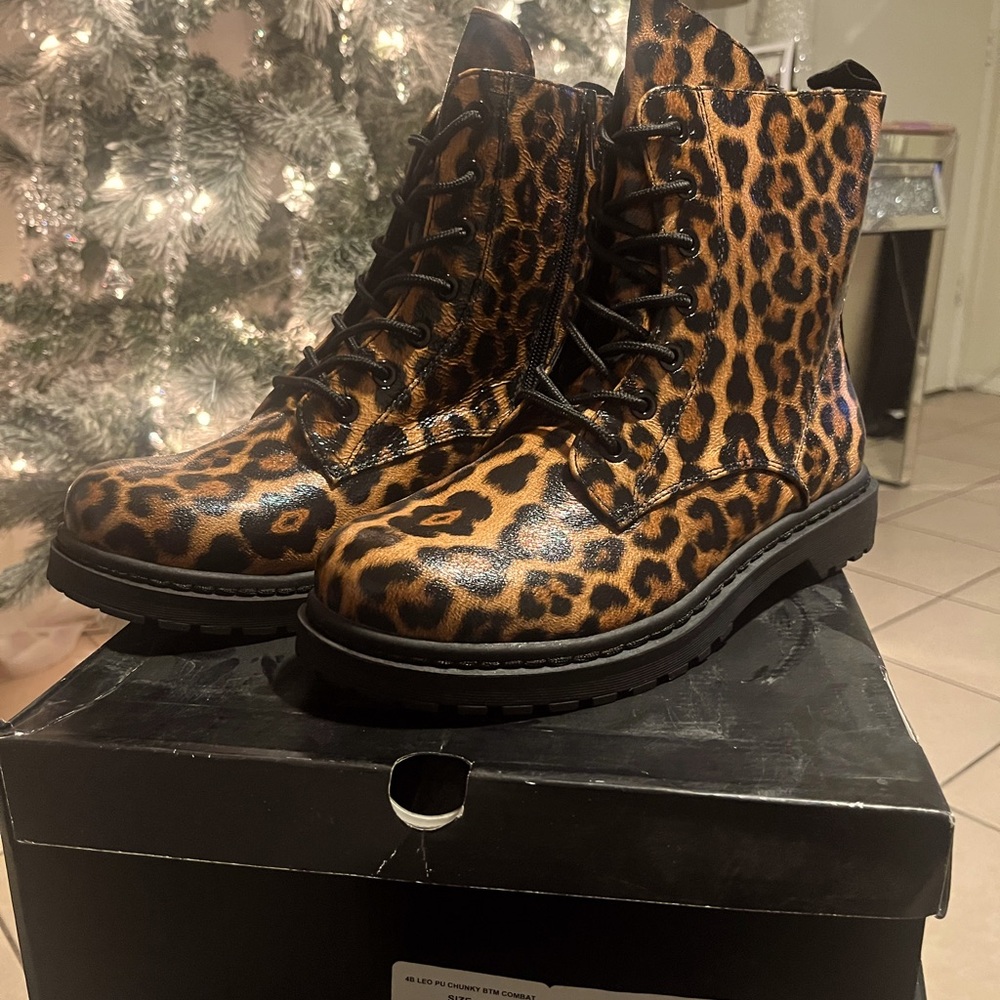 Leopard chunky combat boot